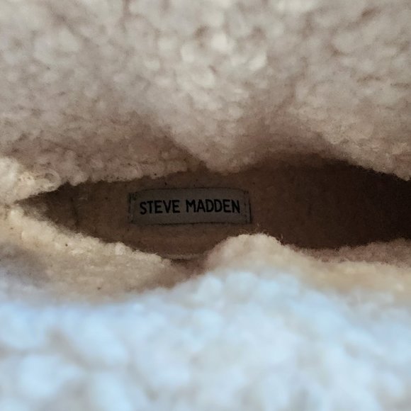 NEW Steve Madden Women's Off-White Darth Boucle Boots - Picture 4 of 7